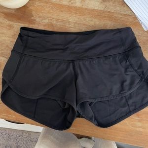 Lululemon speed up low rise lined short 2.5 size 4